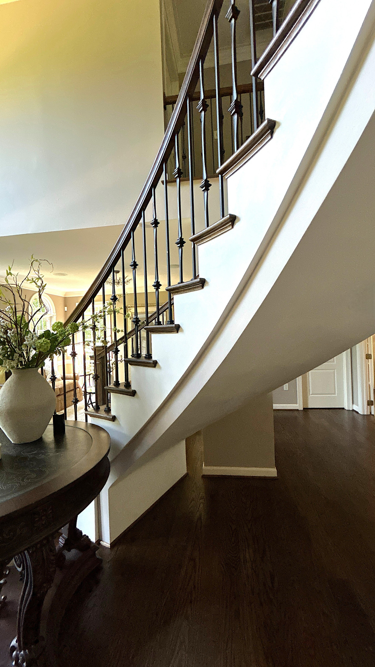 Project #157 | Traditional Curved Foyer Staircase
