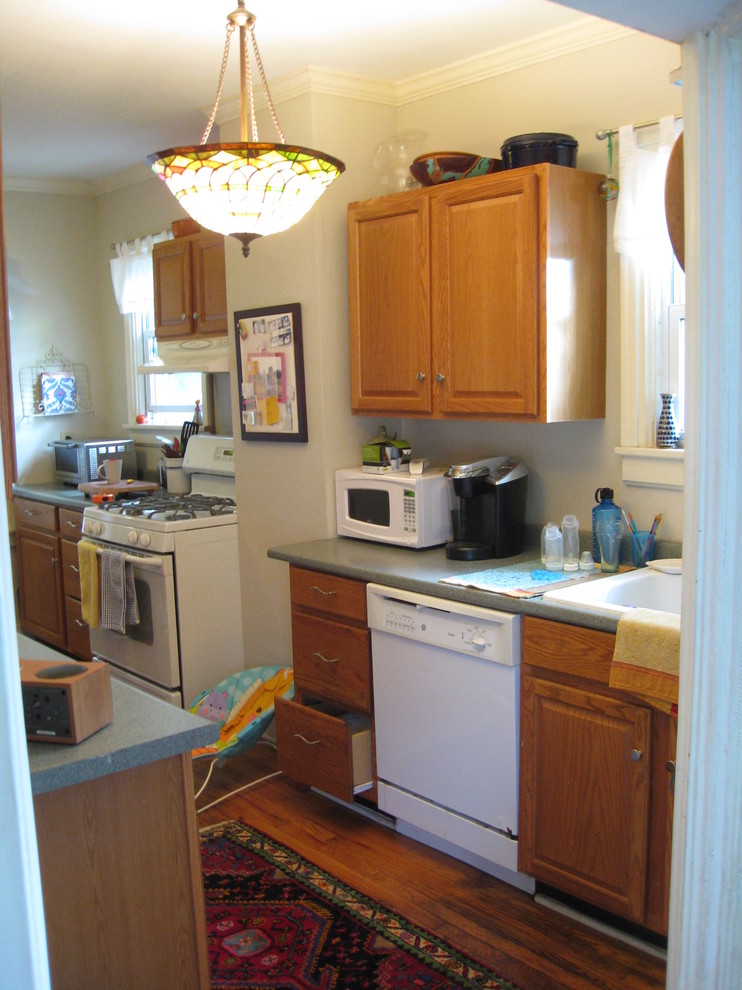 Example of a transitional kitchen design in Boston