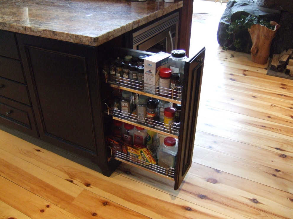 Kitchen - kitchen idea in Toronto