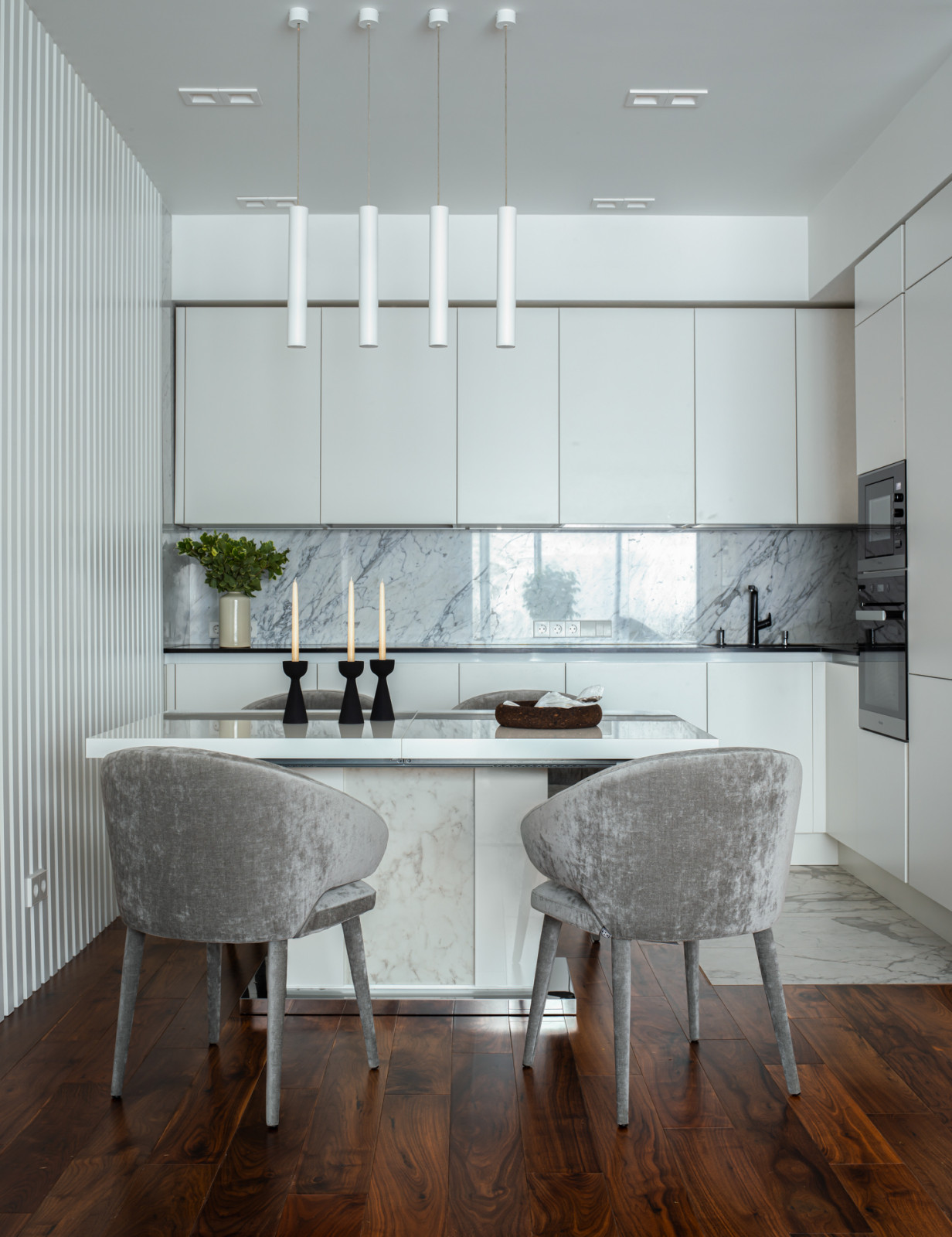 Квартира с панорамным видом на набережную Исети