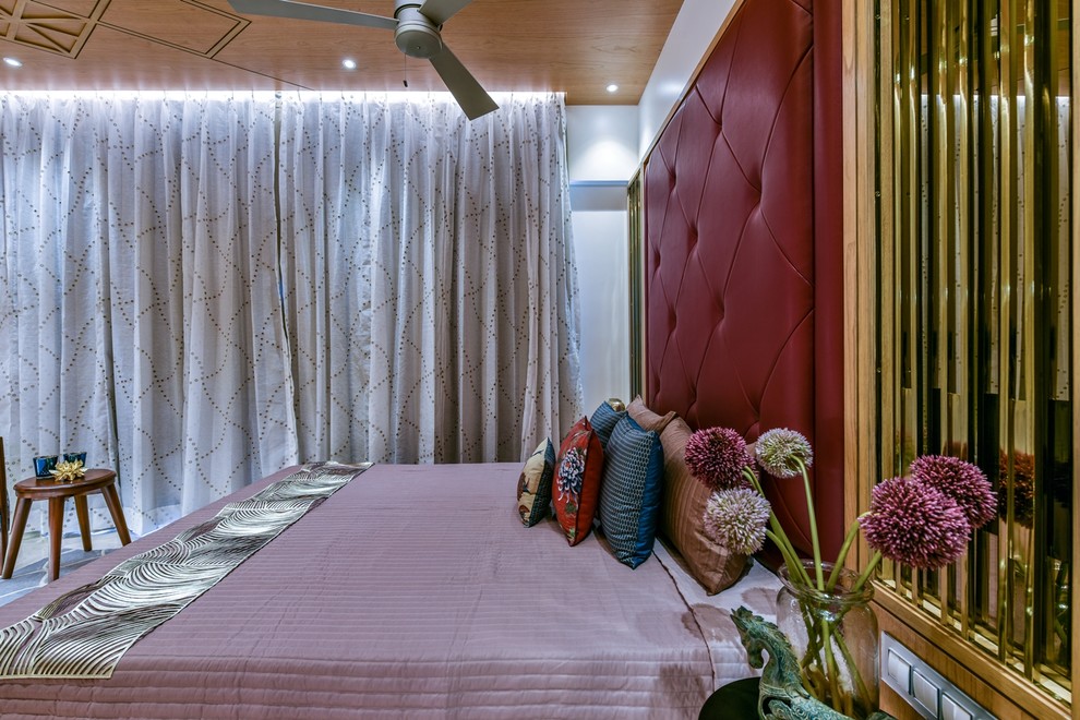 Contemporary bedroom in Mumbai.