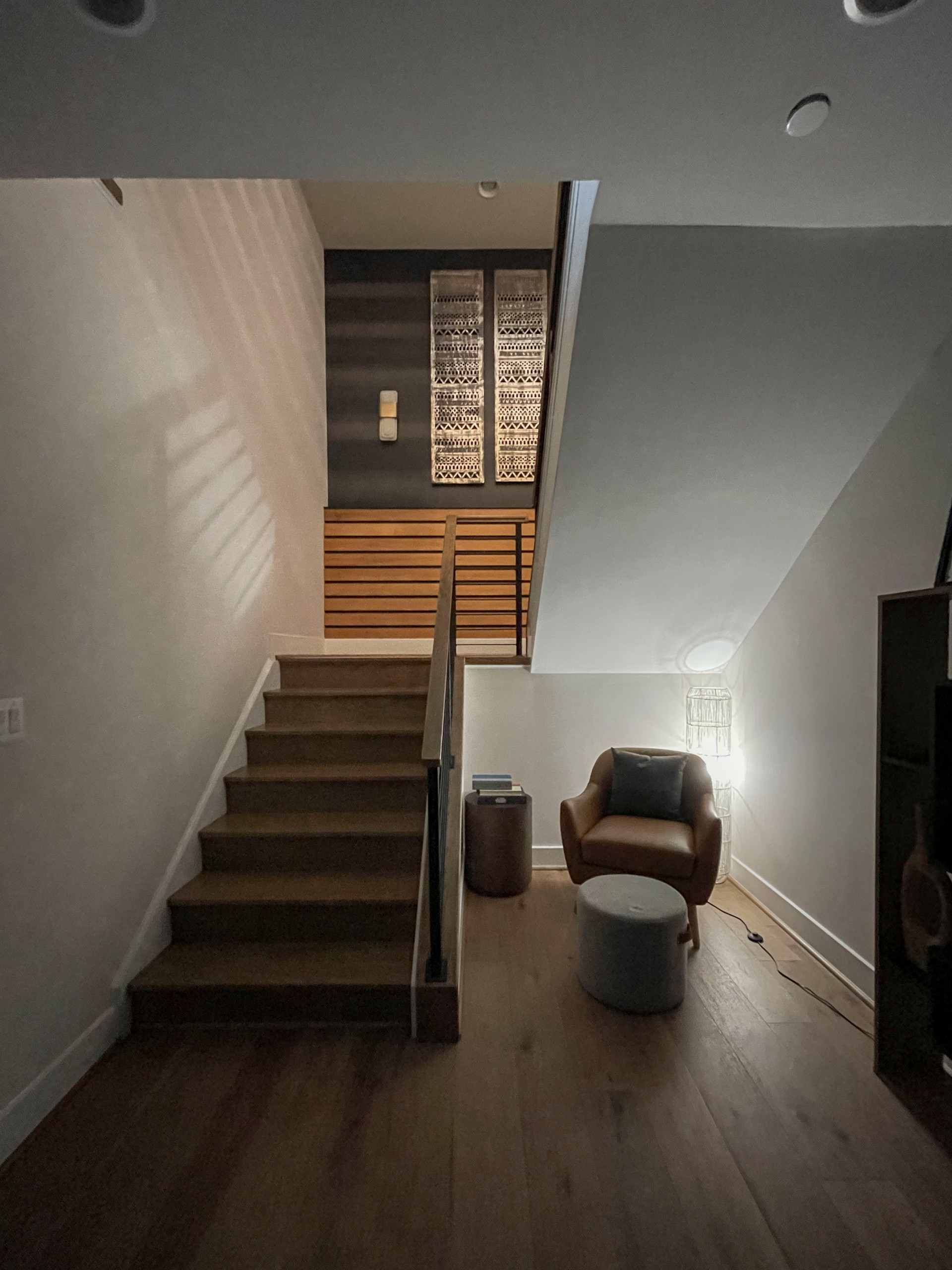 113_Floating Straight- Stringers with No Risers in Contemporary Home, Bethesda M