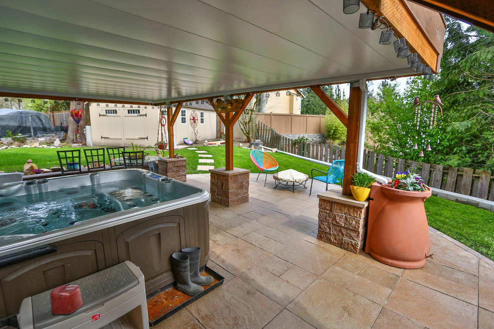 Mountain style deck photo in Seattle