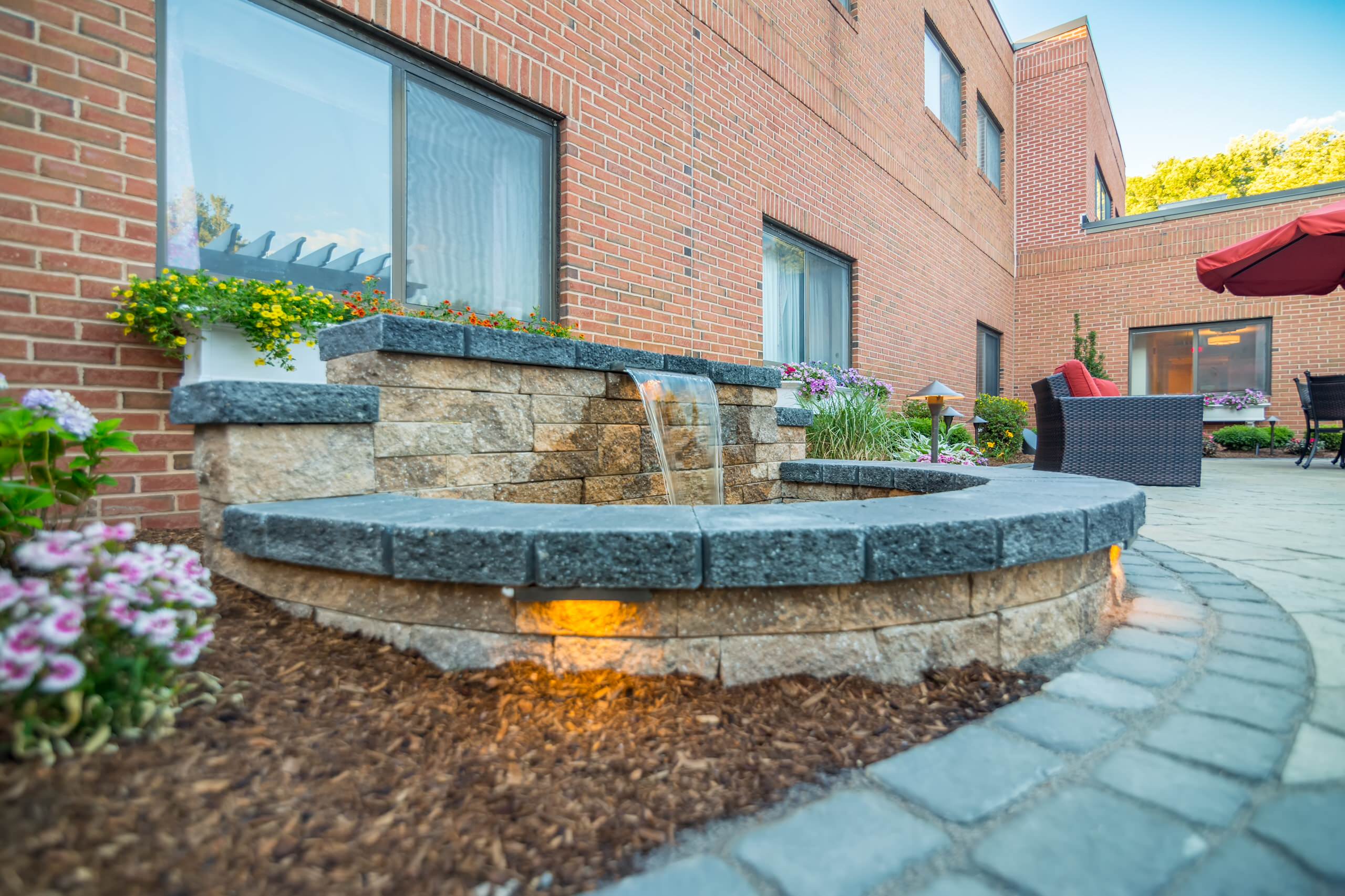 Wilmington, Massachusetts Courtyard