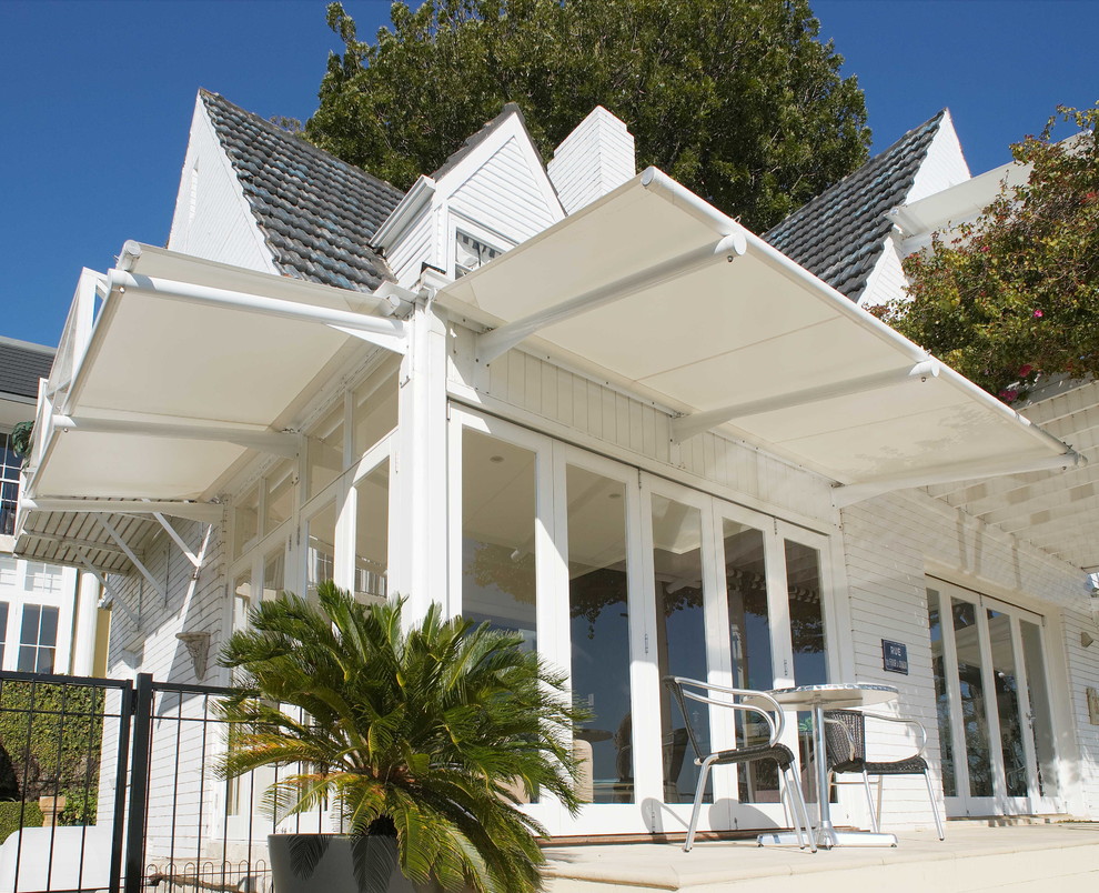 Photo of a contemporary verandah in Sydney.