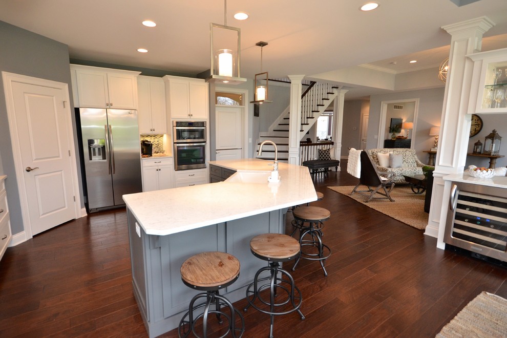 Example of a transitional kitchen design in Cincinnati