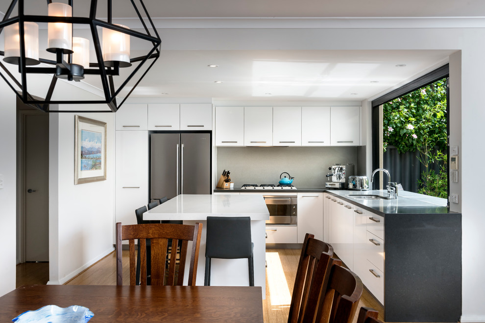 Inspiration for a mid-sized contemporary home design remodel in Perth