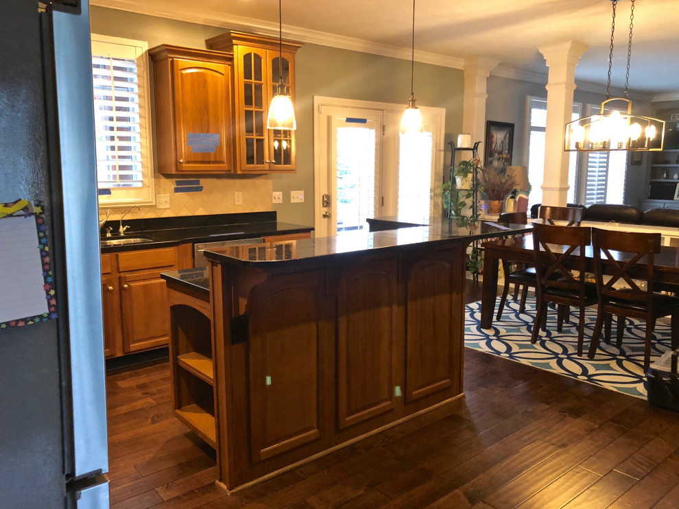 Example of a transitional kitchen design in Indianapolis