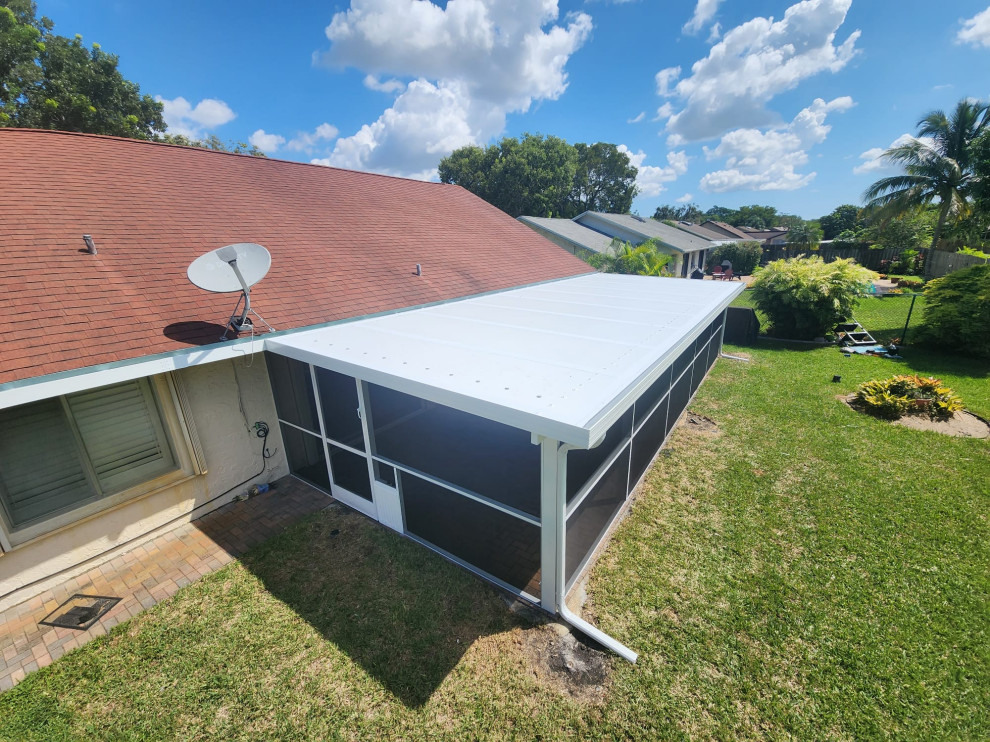 Exterior Aluminum Screen Room and Roof System