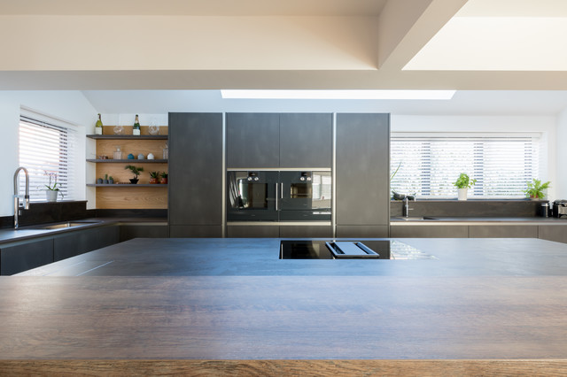 Urban living | Metal and Stone industrial-kitchen