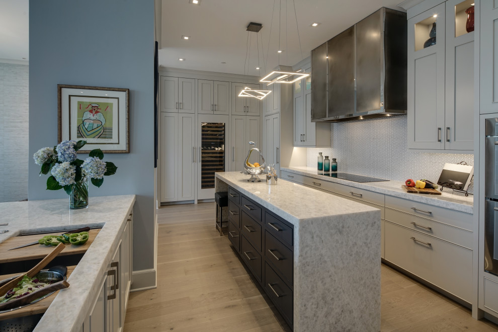 Transitional kitchen photo in Chicago