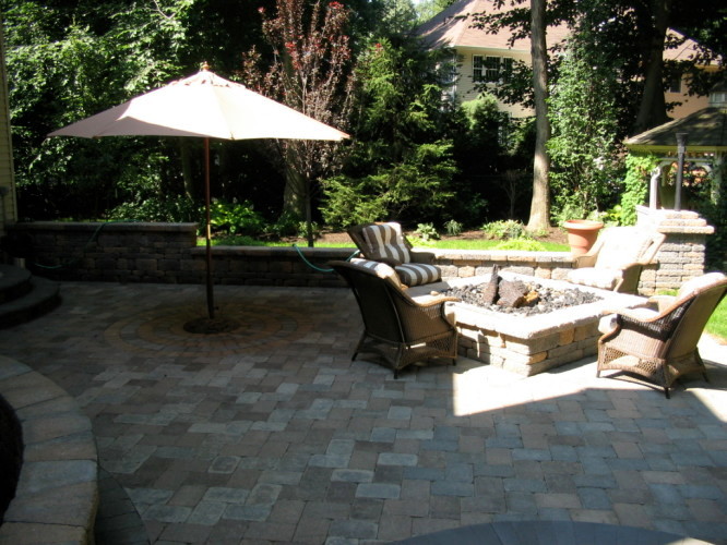 Inspiration for a traditional patio in New York.