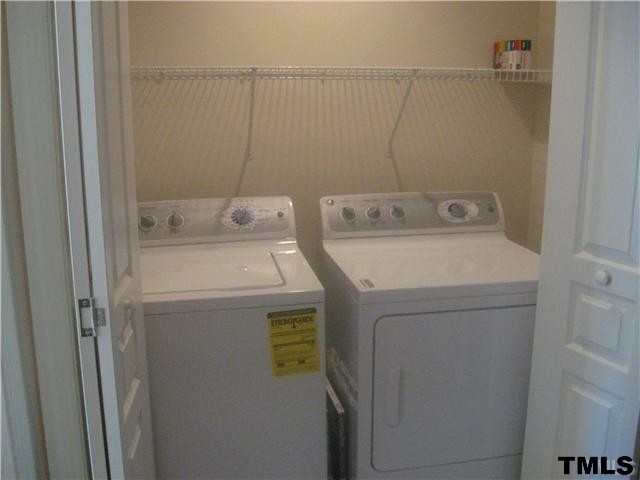 Example of a laundry room design in Raleigh