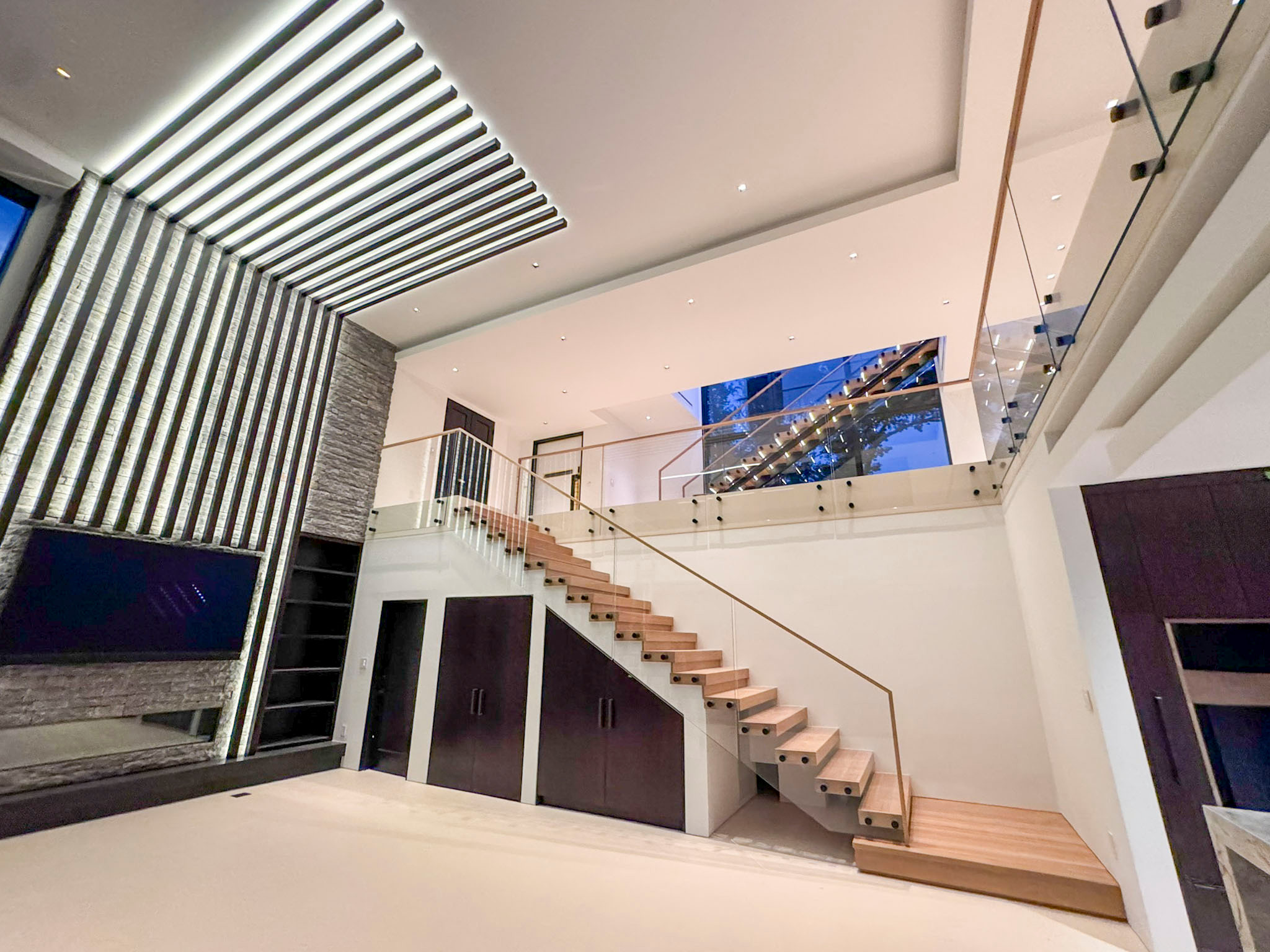 126_Visually Open and Light Contemporary Staircase, Mclean, VA 22102