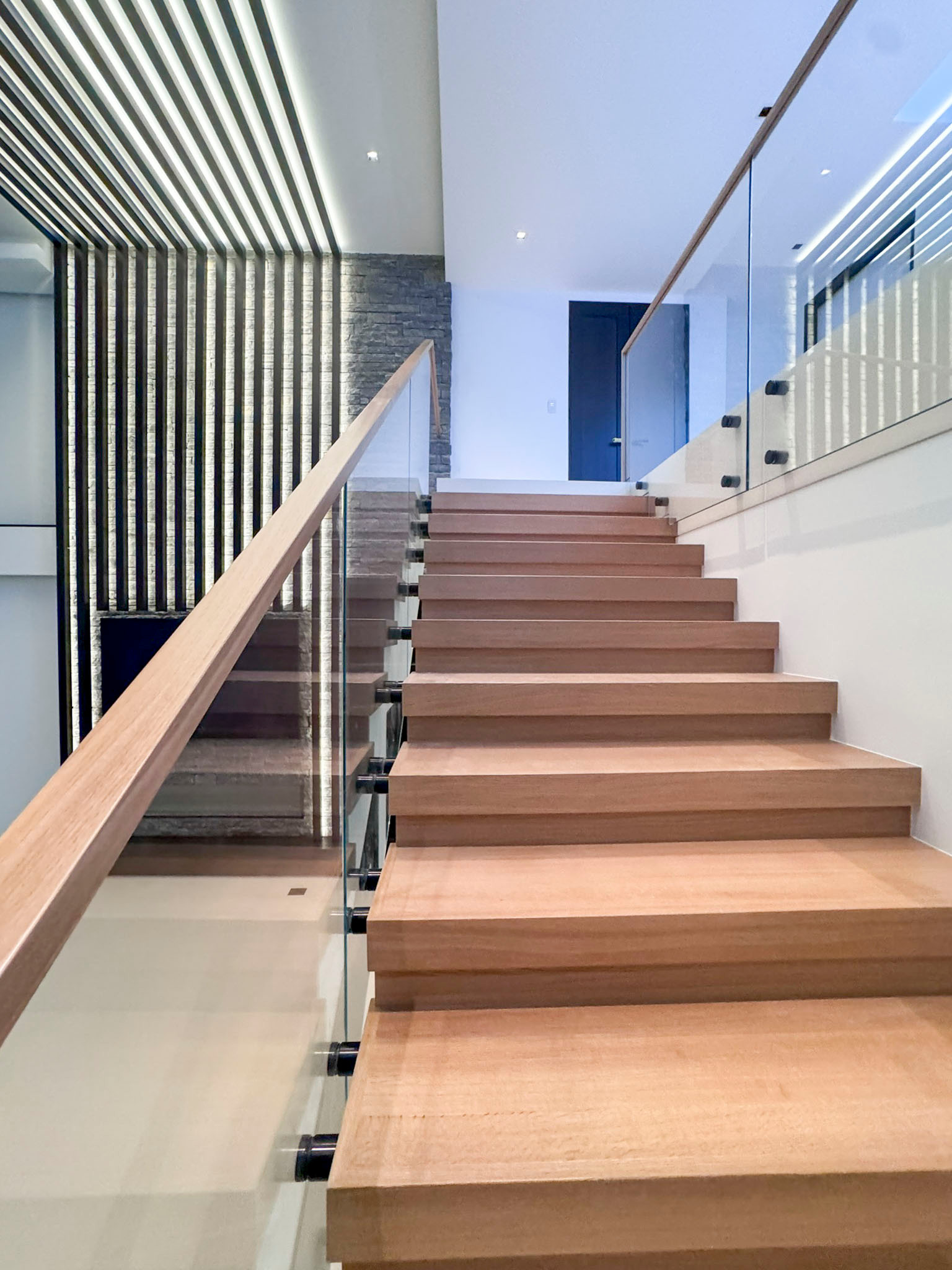 126_Visually Open and Light Contemporary Staircase, Mclean, VA 22102