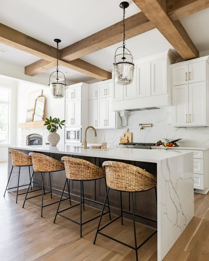 Transitional kitchen photo in Atlanta with quartz countertops