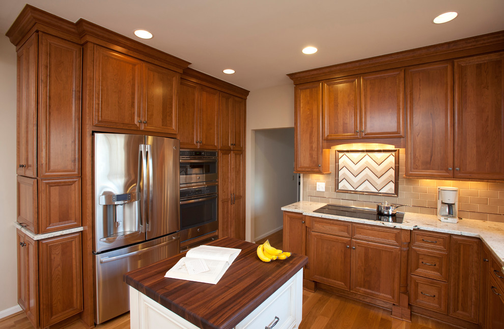 Inspiration for a transitional kitchen remodel in Cincinnati