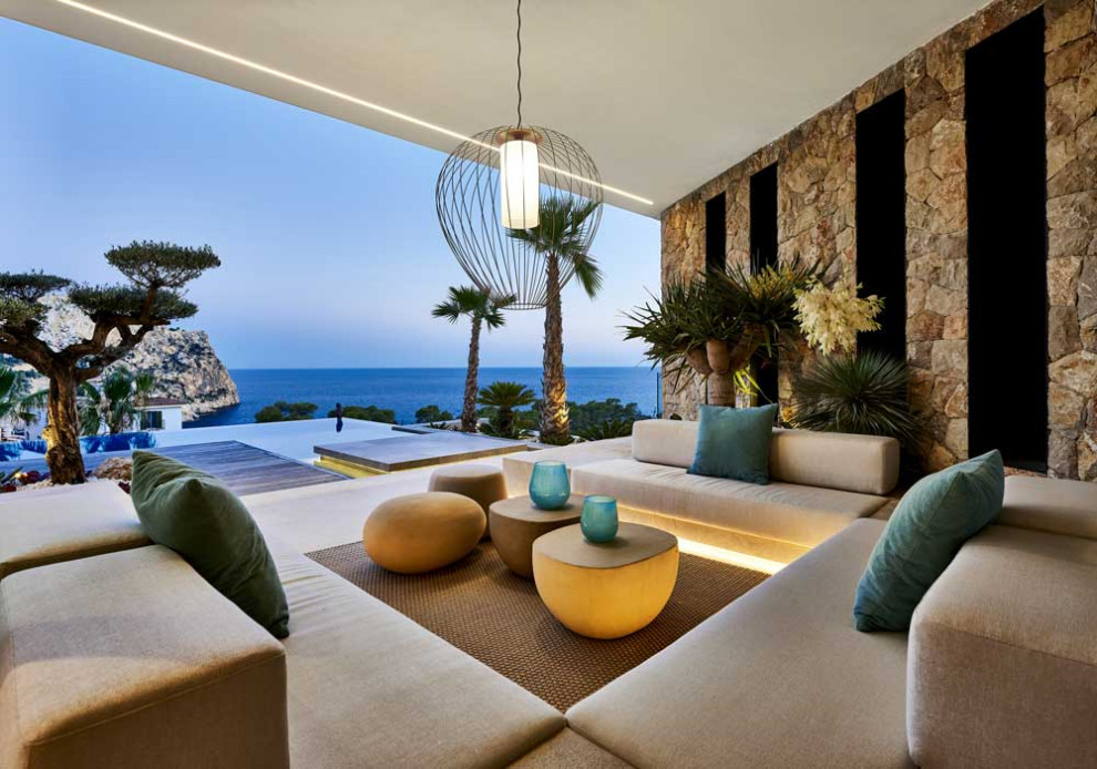 Photo of a contemporary living room in Palma de Mallorca.