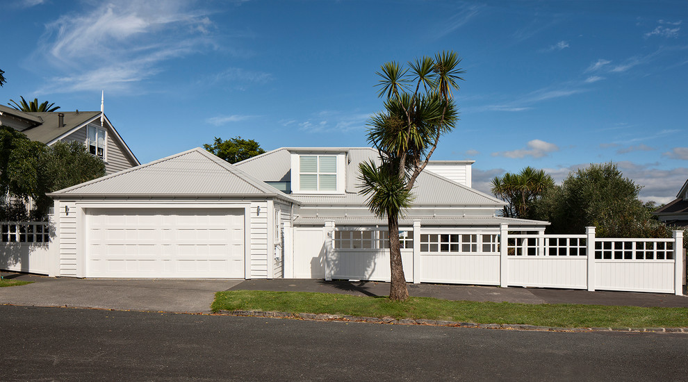 Photo of a contemporary exterior in Auckland.