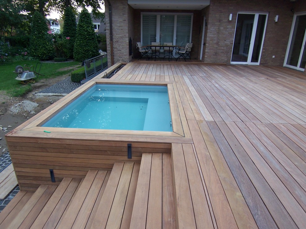 Photo of a contemporary deck in Nuremberg.