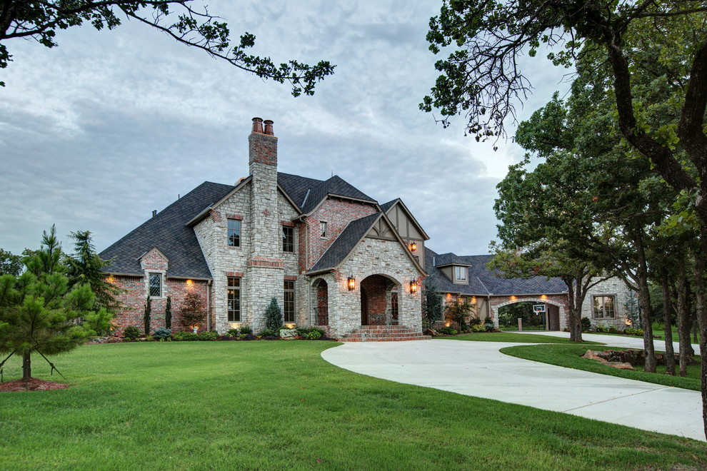 Inspiration for a traditional exterior in Oklahoma City.