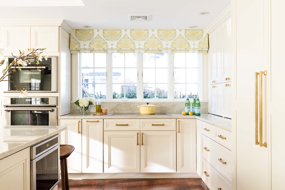 Kitchen - transitional kitchen idea in Boston
