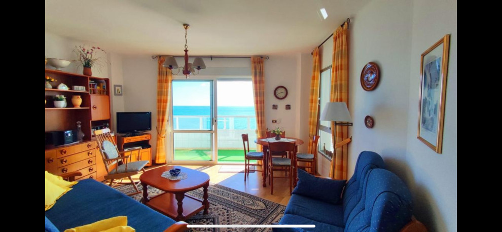 Paraíso Marítimo: Diseño de interior de una apartamento Frente al Mar