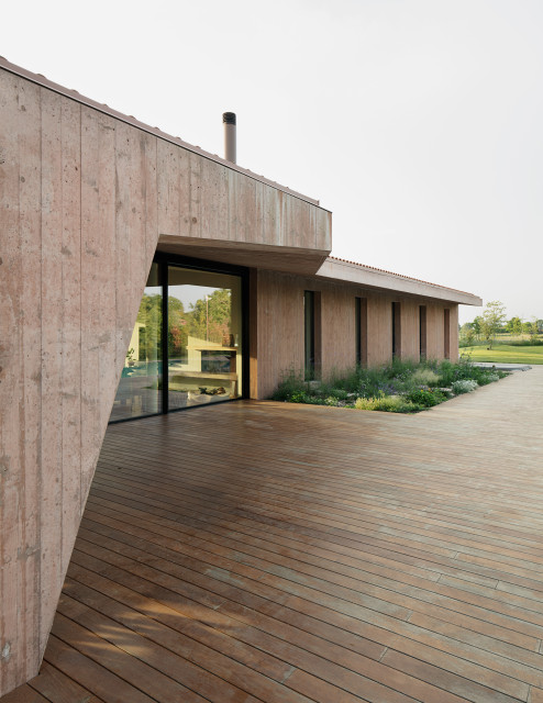 201_House with a pool contemporary-deck