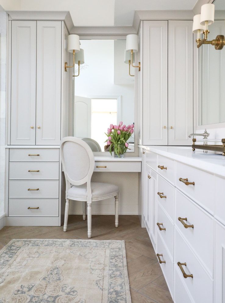 Inspiration for a transitional home design remodel in Chicago