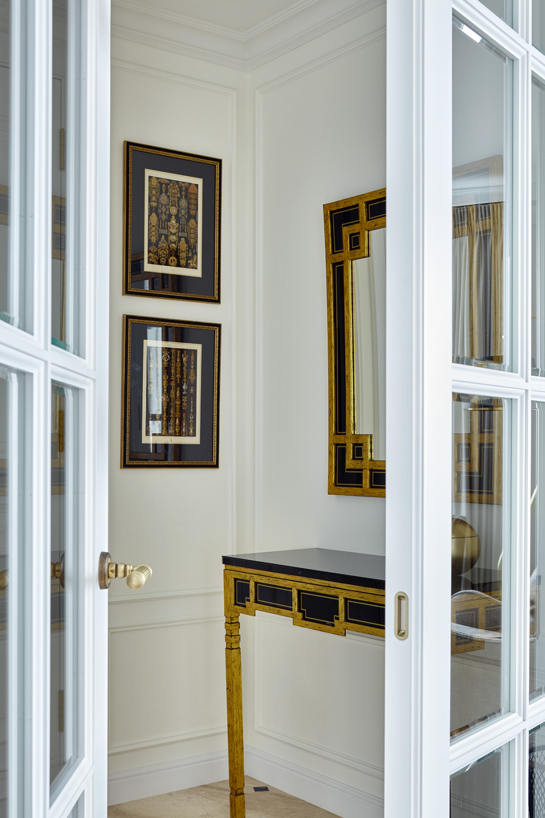 Квартира с китайской ширмой