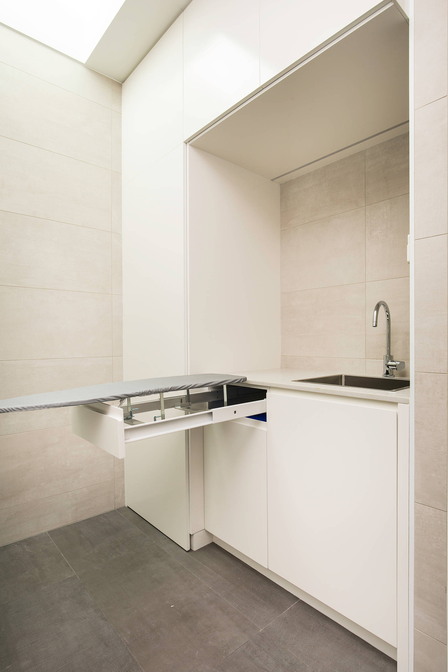 pull out iron, laundry basket