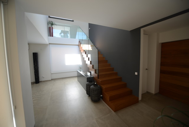 OLIMAR modern-staircase