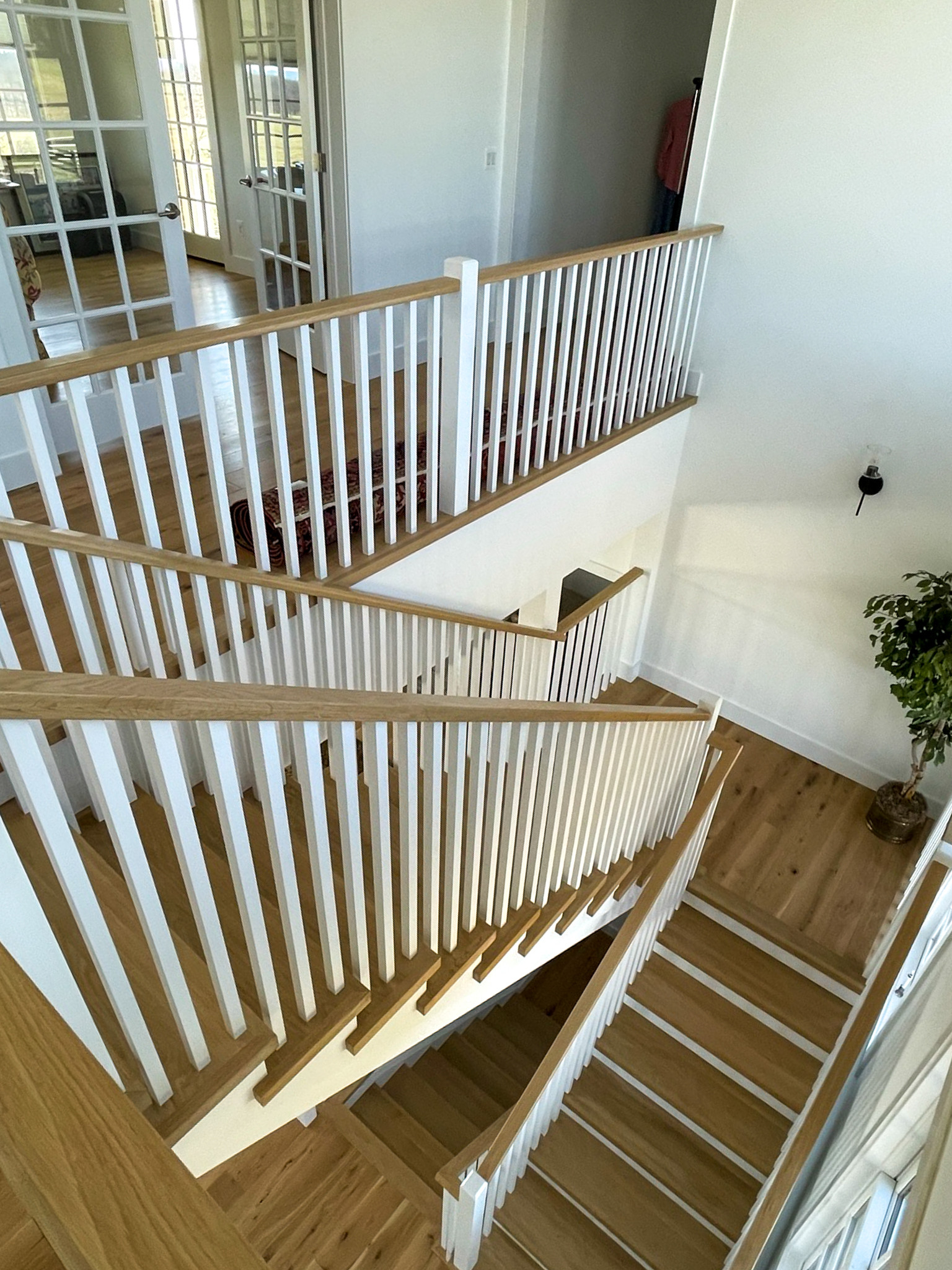 91_U-Shaped Floating Staircase Surrounded by Bucolic Mountain Views, Winchester,