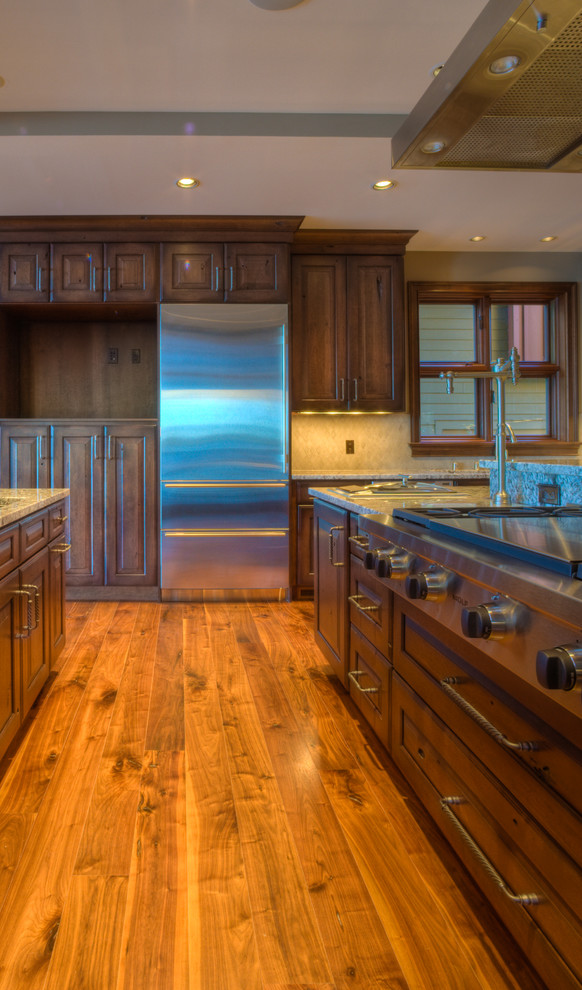 Inspiration for a rustic kitchen remodel in Milwaukee