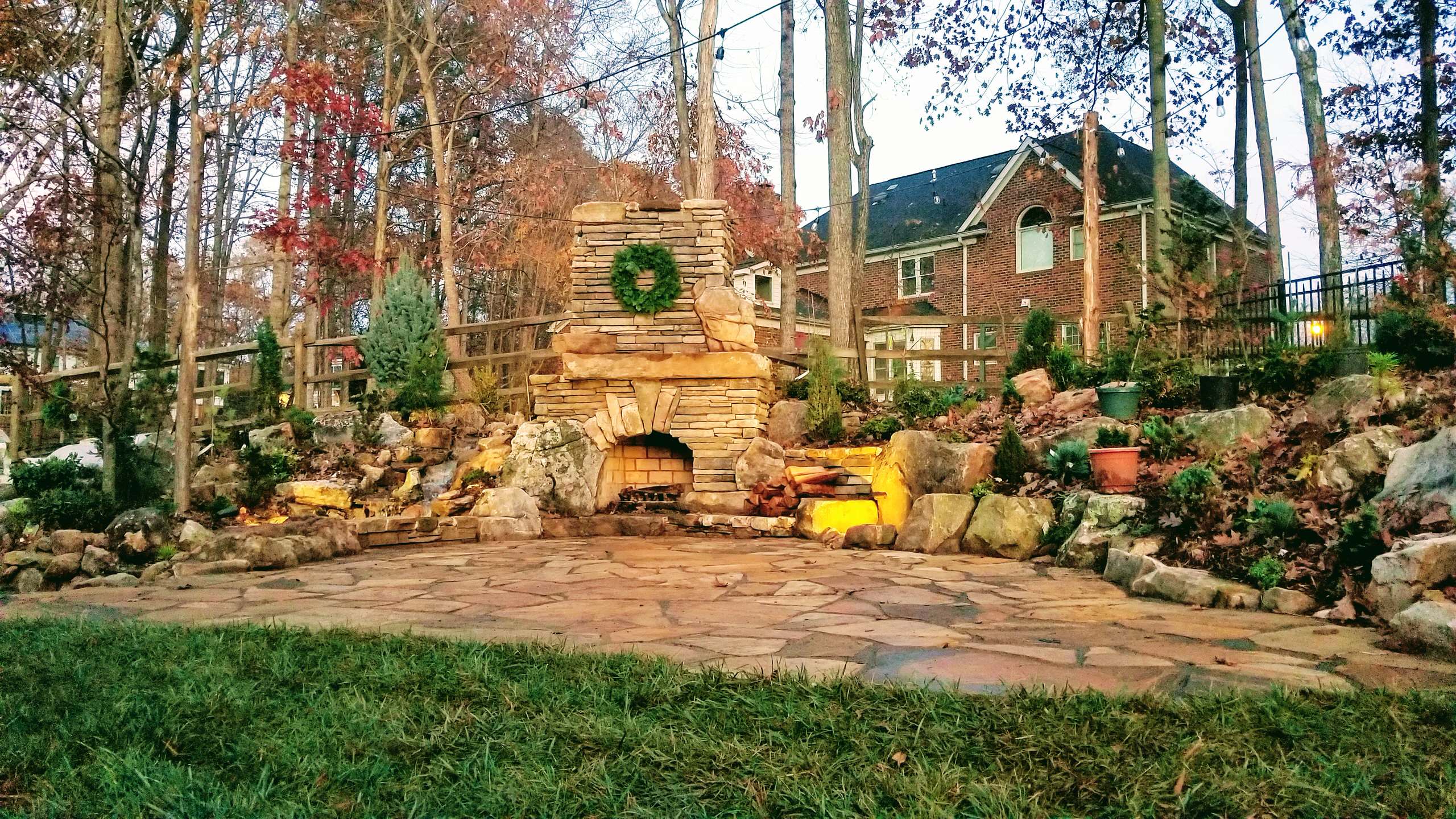 Outdoor living fireplace