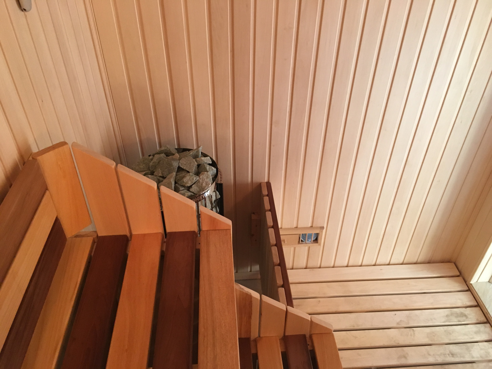 Отделка бани из сруба