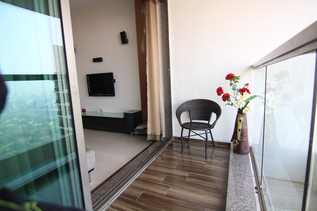 Mr. Singh's Residence contemporary-veranda