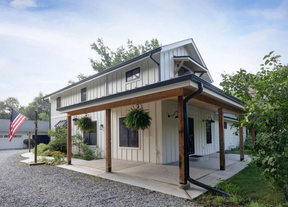 Inspiration for a country home design remodel in Denver