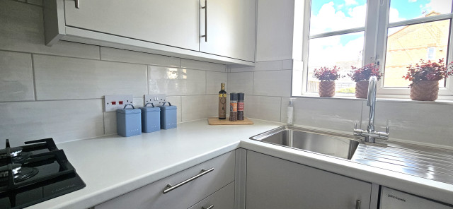 Home Staging - Two bedroom Milton Keynes contemporary-utility-room