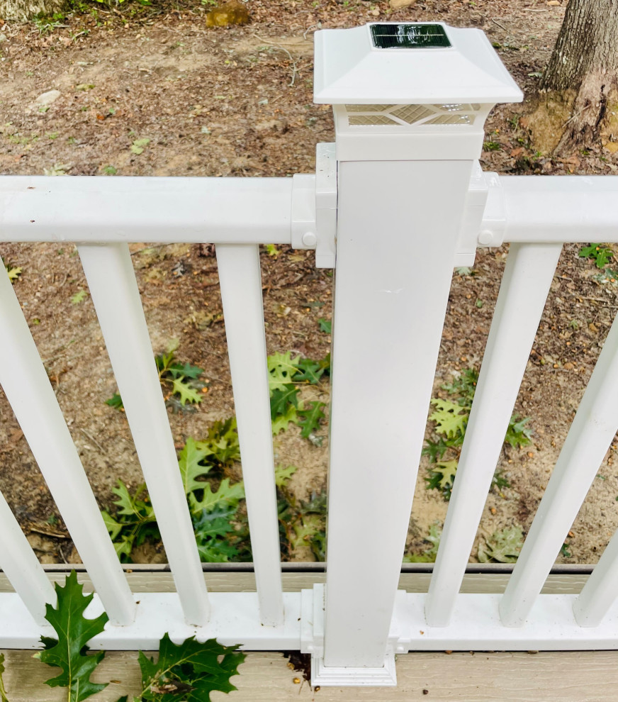 Composite Deck with Vinyl Rails