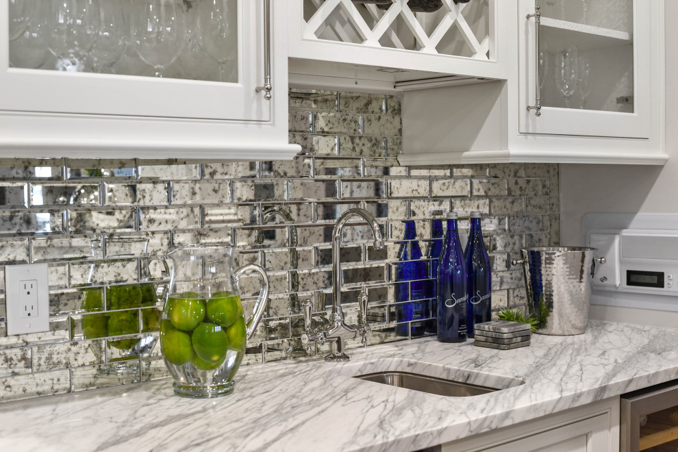 Example of a transitional kitchen design in Jacksonville
