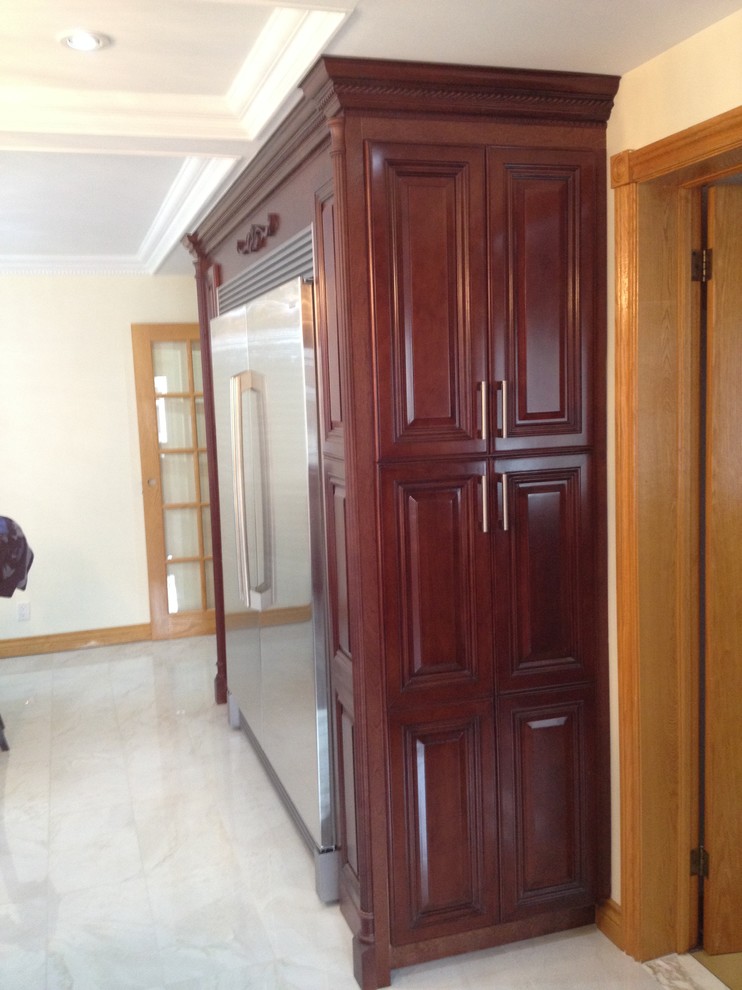 White floor trim w white doors vs stained floor trim hardwood doors