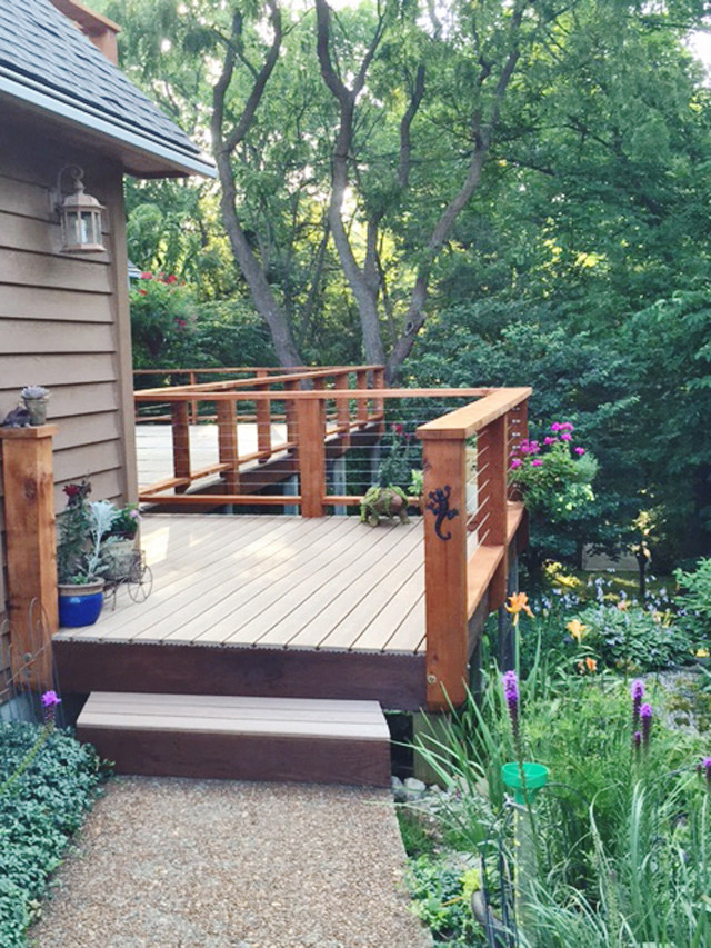 Transitional deck in Seattle.