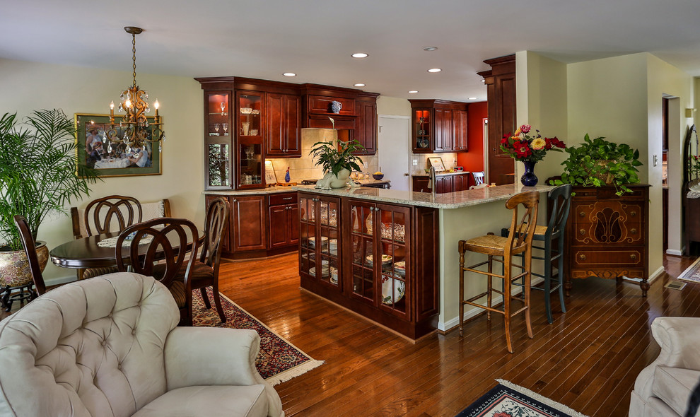Transitional kitchen photo in DC Metro