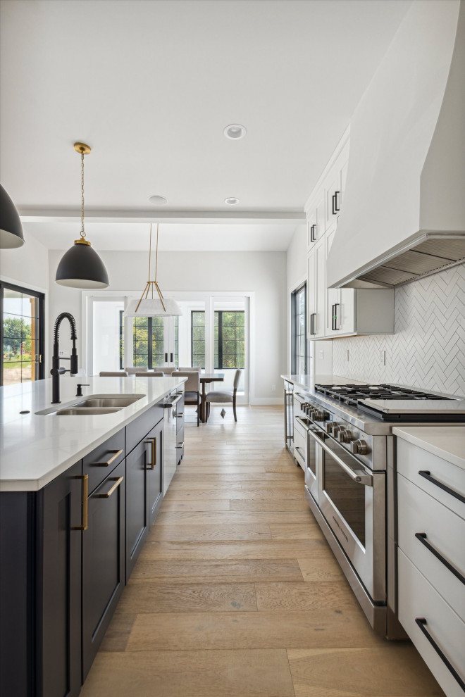 Kitchen - transitional kitchen idea