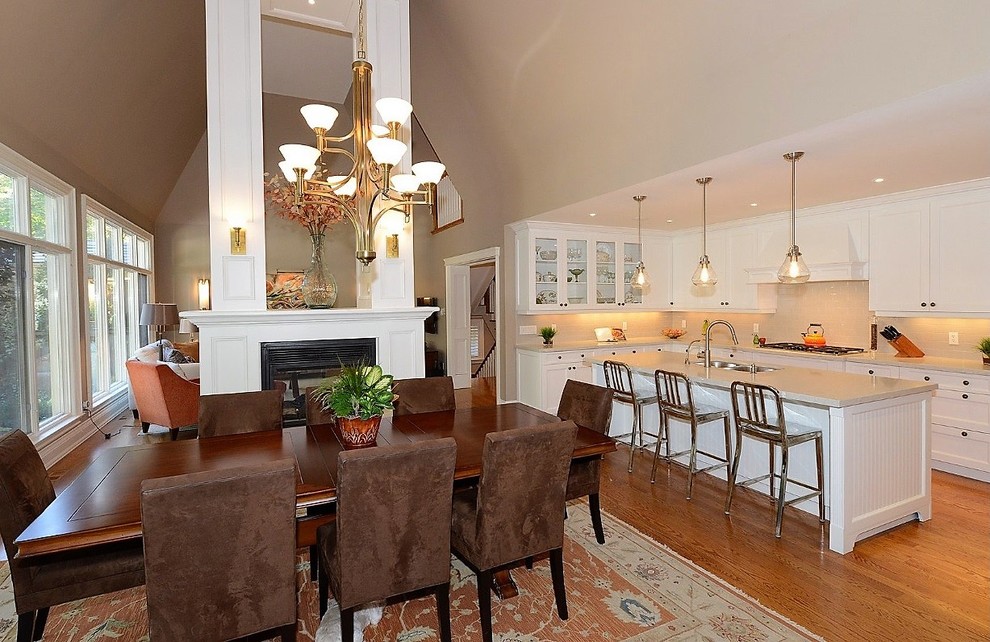 Inspiration for a transitional kitchen remodel in Toronto
