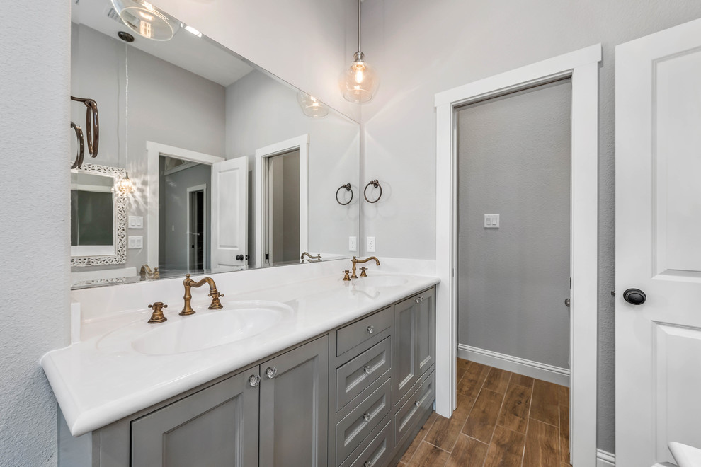 Indian Lakes Farmhouse