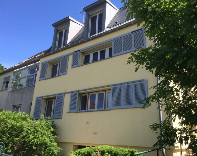 Sur&eacute;l&eacute;vation &agrave; Chaville moderne-hus-og-facade