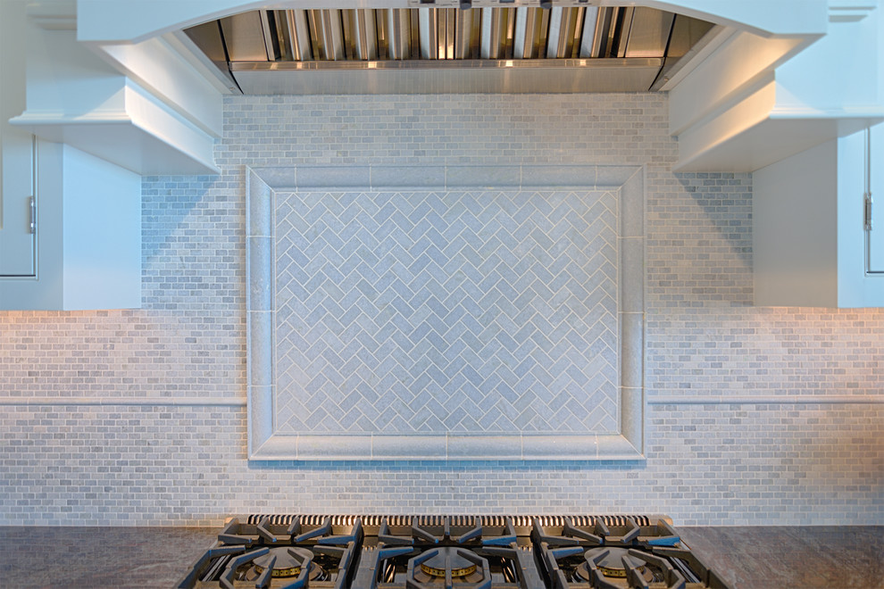 Kitchen - kitchen idea in Seattle
