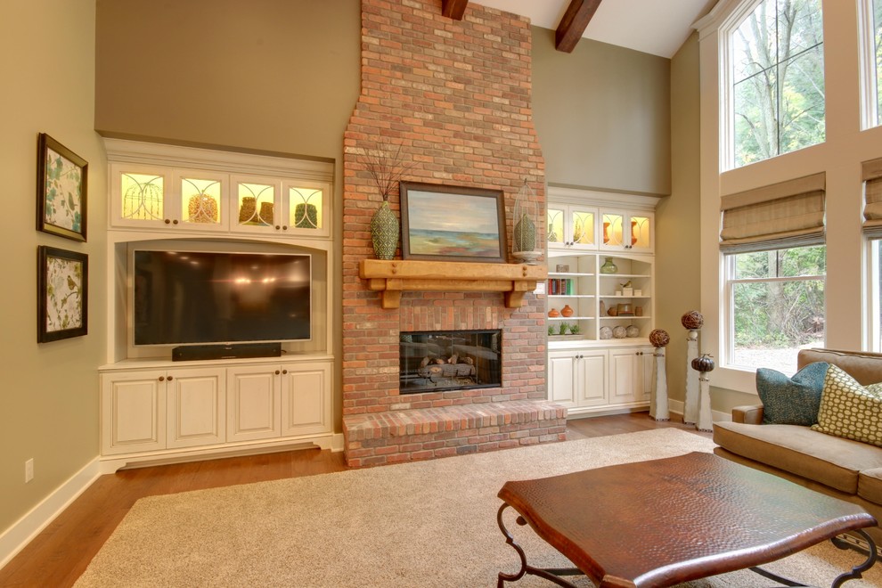 Design ideas for a traditional family room in Grand Rapids.